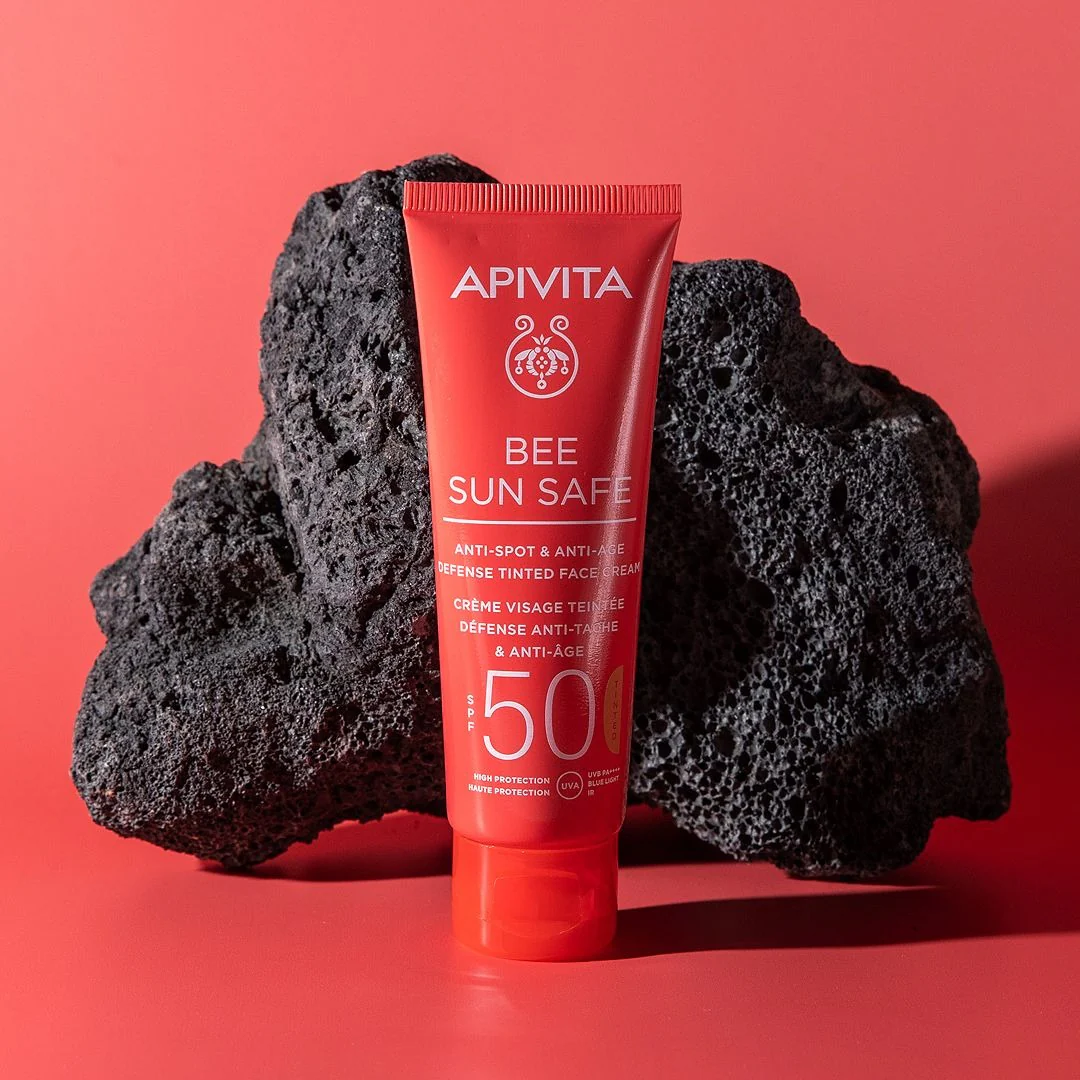 Crema Antiedad y Antimanchas SPF50 Bee Sun Safe Apivita 50 ml - Image 3