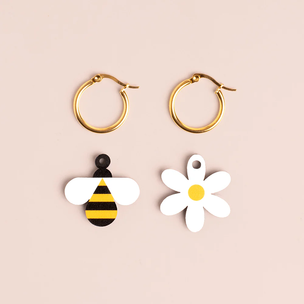 Pendientes Bee And Flower De Madera | Joyería Artesanal, Ligera Y Elegante | Diseño Natural Y Original - Image 3